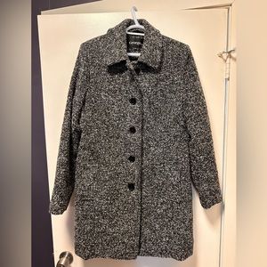 Women’s jacket. Brand new without tags. Size medium